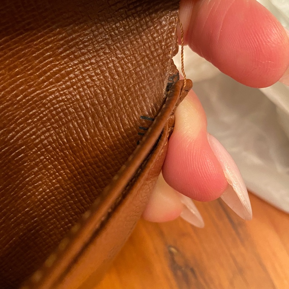 Louis Vuitton Monogram Kisslock Wallet - Picture 14 of 16